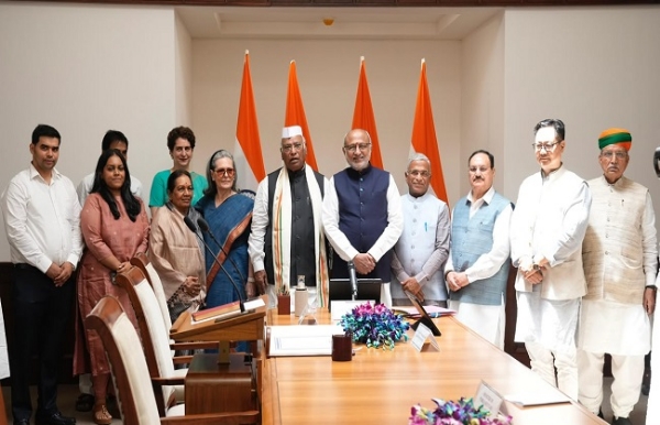 রাজ্যসভার সদস্য হিসেবে শপথ নিলেন মল্লিকার্জুন খাড়গে