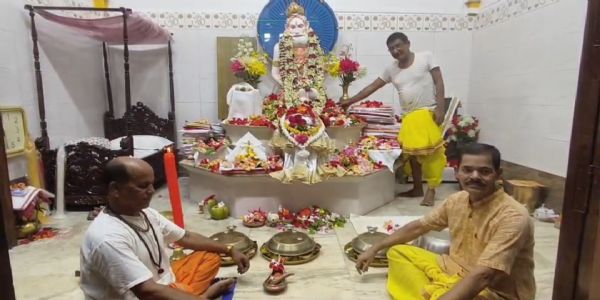 বাবা লোকনাথ ব্রহ্মচারীর তিরোধান দিবস পালিত, ভক্তদের ঢল আগরতলায় লোকনাথ মন্দিরে