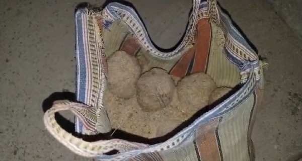 তৃণমূল নেতার গোডাউনে উদ্ধার বোমা