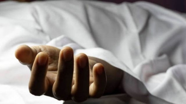 নয়ডায় বহুতল থেকে ঝাঁপ, মৃত মহিলা