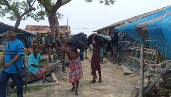 ত্রাণ সামগ্রী উদ্ধার