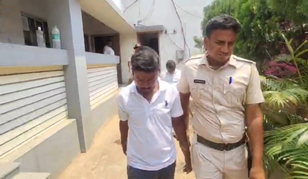ভুয়া লটারি কাণ্ডে গ্রেফতার