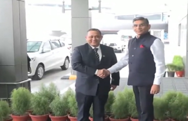 ভারত সফরে নেপালের বিদেশমন্ত্রী, নতুন দিল্লিতে উষ্ণ অভ্যর্থনা