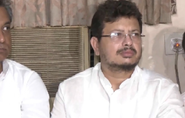 প্রিয়াঙ্কার বিরুদ্ধে অভিযোগ ঋতব্রতর