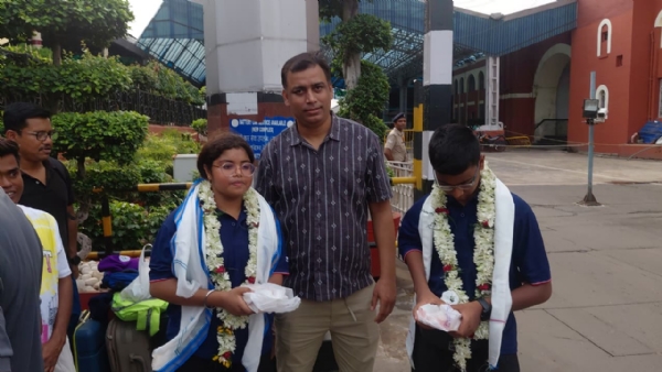হাওড়া স্টেশনে এথলিট