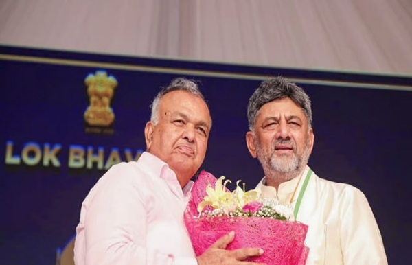 কর্ণাটকে মন্ত্রীর পদত্যাগ, মুখ খুললেন মুখ্যমন্ত্রী শিবকুমার