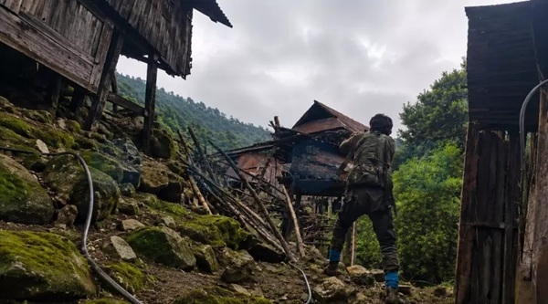 মণিপুরের কাংপোকপি জেলার গ্রামে সশস্ত্র বন্দুকধারীর হামলা