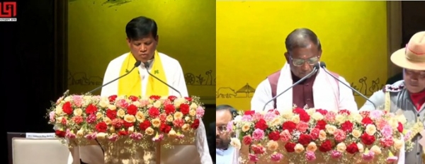 মন্ত্রী পদে অশ্বিনী রায় সরকারকে শপথবাক্য পাঠ করাচ্ছেন রাজ্যপাল লক্ষ্মণপ্রসাদ আচার্য