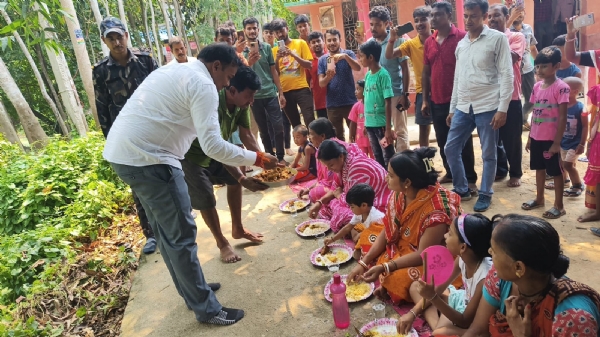 খানাকুল বিজেপির মাছ ভাত উৎসব