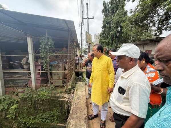 বিদ্যাসাগর বাজারে সাংসদ রাজিব