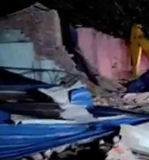 যাদবপুরে হকার উচ্ছেদ, বিক্ষোভকারীদের ওপর লাঠিচার্জ