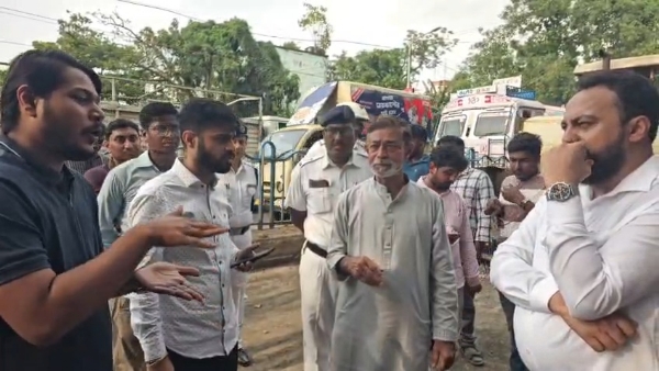ইন্দ্রনীল পরিদর্শনে ইন্দ্রনীল পরিদর্শনে