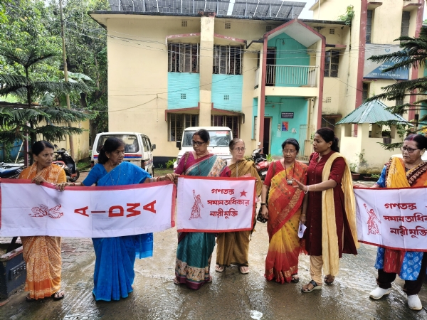নারী সমিতির ডেপুটেশন
