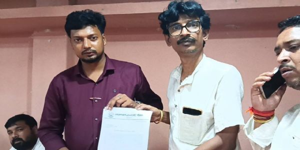 আরামবাগকে জেলা করার দাবিতে বিধায়ক হেমন্ত বাগের সঙ্গে বৈঠক জেলা চাই কমিটির