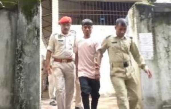 কোকরাঝাড় জেলা ও দায়রা আদালতে সাজাপ্ৰাপ্ত সানুয়ার হুসেন কোকরাঝাড় জেলা ও দায়রা আদালতে সাজাপ্ৰাপ্ত সানুয়ার হুসেন