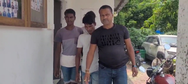 গ্রেফতার ছয় গ্রেফতার ছয়