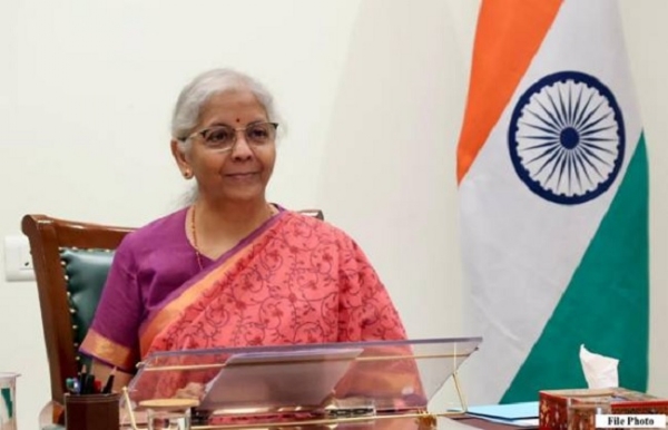 চার দিনের সরকারি সফরে ফ্রান্সে রওনা নির্মলা সীতারামন, অর্থনৈতিক ও কৌশলগত সহযোগিতা জোরদারে একাধিক বৈঠক