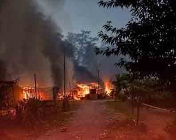 কামজং জেলার গ্রামে দুষ্কৃতীদের অগ্নিসংযোগ (ফাইল ফটো)