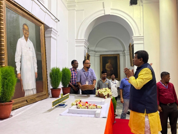 বিধানসভায় অধ্যক্ষের শ্রদ্ধাঞ্জলি নিবেদন পর্ব বিধানসভায় অধ্যক্ষের শ্রদ্ধাঞ্জলি নিবেদন পর্ব