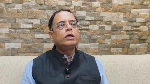 স্নেহাশীষ চক্রবর্তী