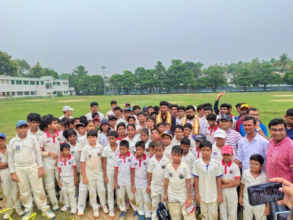 ক্রীড়া জগতের পাসে বিমান ঘোষ