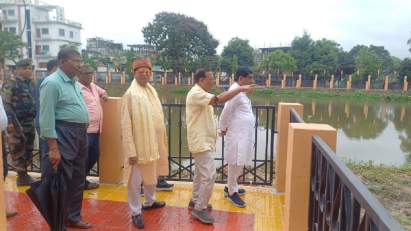 জলাশয় পরিদর্শন করলেন মেয়র