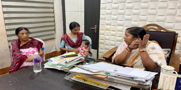 মনশ্রীর পথেই এবার ঈশিতা, সাহায্যের হাত বাড়াতে রাজ্যবাসীর প্রতি আবেদন প্রতিমা ভৌমিকের