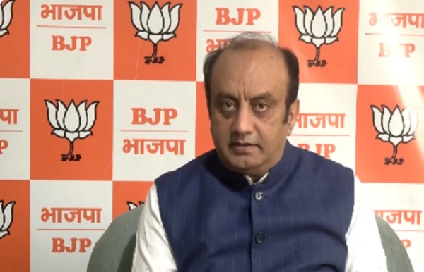 ওয়ানাডে রাহুল ও প্রিয়াঙ্কার অনুপস্থিতি নিয়ে প্রশ্ন তুললেন সুধাংশু