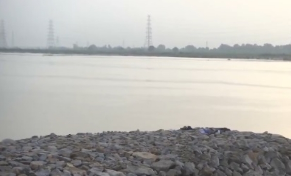 দিল্লিতে যমুনায় তলিয়ে যাওয়া দুই নাবালকের খোঁজ নেই, তল্লাশি জারি