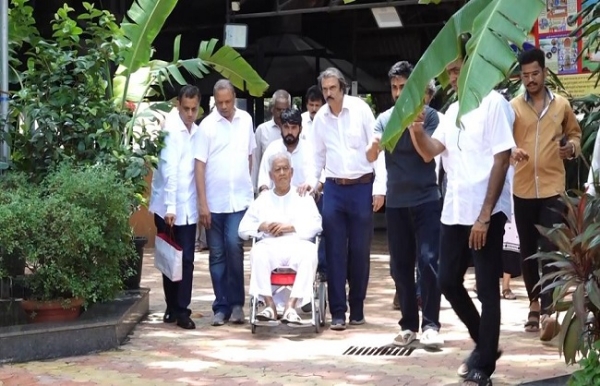 পঞ্চভূতে বিলীন সুনীলা শর্মা, শেষশ্রদ্ধা সুদেশ-সহ অনেকের পঞ্চভূতে বিলীন সুনীলা শর্মা, শেষশ্রদ্ধা সুদেশ-সহ অনেকের