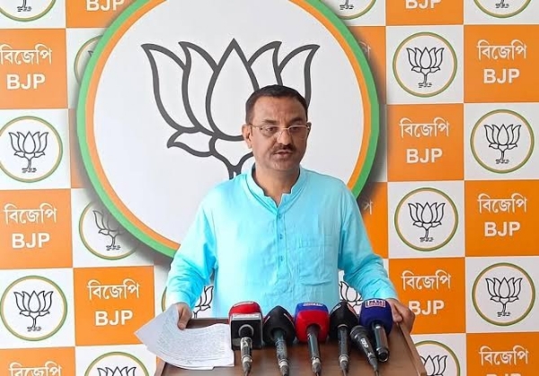 সাংবাদিক সম্মেলনে অসম প্রদেশ বিজেপির মুখপাত্র রঞ্জীব কুমার শর্মা