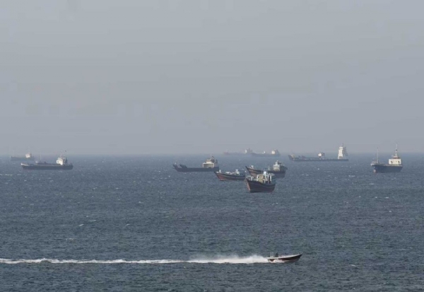 হরমুজে ফের জাহাজে আক্রমণ, ইরানের ক্ষেপণাস্ত্র হানায় নিহত ভারতীয় নাবিক হরমুজে ফের জাহাজে আক্রমণ, ইরানের ক্ষেপণাস্ত্র হানায় নিহত ভারতীয় নাবিক