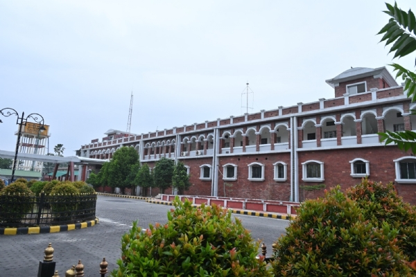 পুনর্বিকশিত হলদিবাড়ি রেলস্টেশন