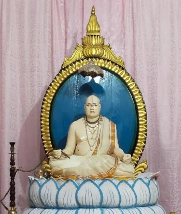 ১০৮ প্রভুপাদ শ্রীশ্রী রাধারমণ গোস্বামী জিউর মূর্তি