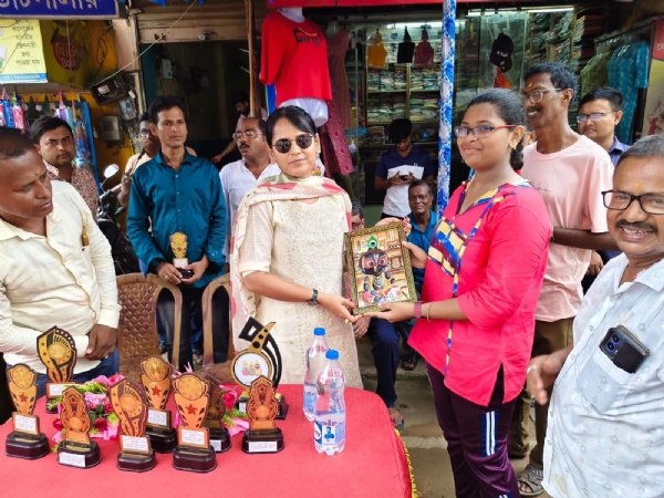 বলাগরে রথযাত্রার উদ্বোধনে মন্ত্রী সুমনা সরকার বলাগরে রথযাত্রার উদ্বোধনে মন্ত্রী সুমনা সরকার