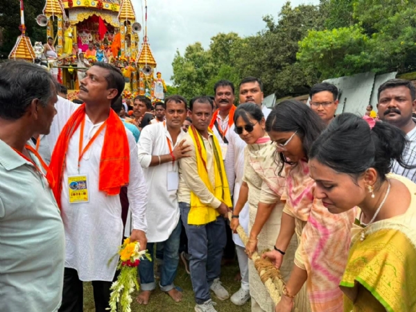 গুপ্তিপাড়া রথে মন্ত্রী সুমনা সরকার