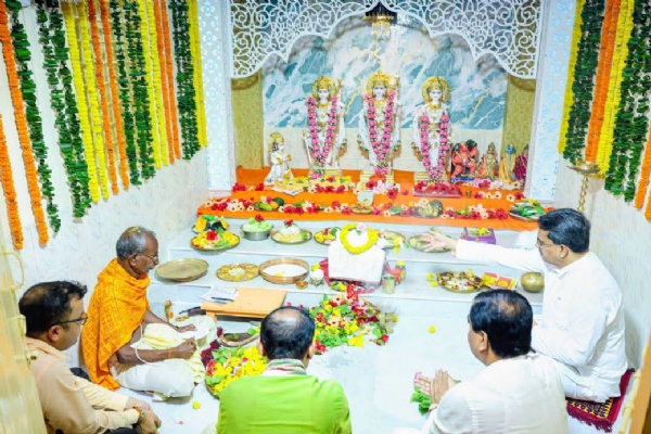 শ্রীশ্রী নৃসিংহ মন্দিরে মুখ্যমন্ত্রী