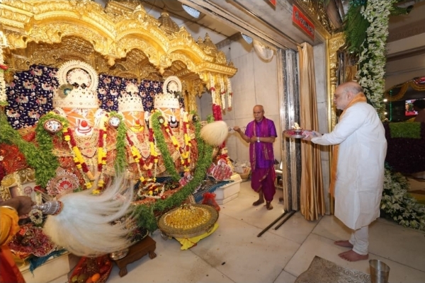 আহমেদাবাদে জগন্নাথের পূজার্চনা অমিত শাহের