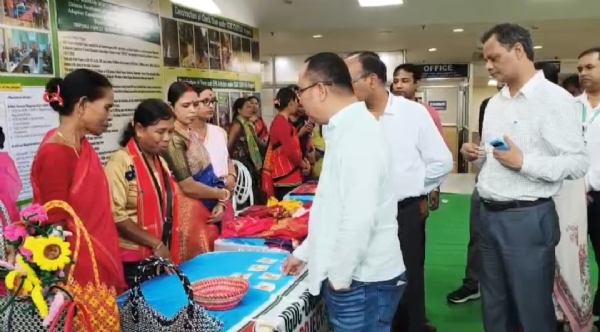 বন দফতরের অনুষ্ঠানে বনমন্ত্রী