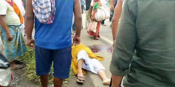 অঙ্কুরহাটিতে পথ দুর্ঘটনা, লরির ধাক্কায় গুরুতর জখম এক