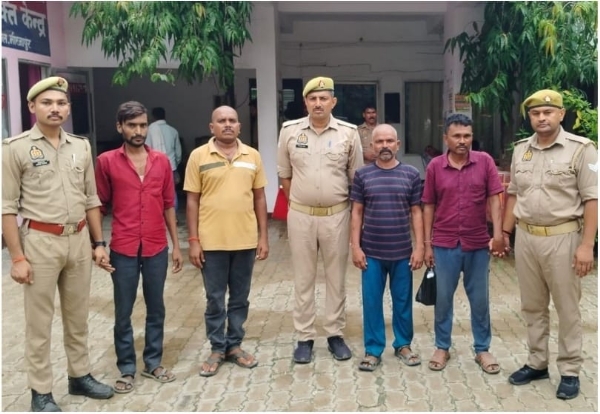 মির্জাপুরে ২০ লক্ষ টাকা মূল্যের মাদকসহ গ্রেফতার ৪ মির্জাপুরে ২০ লক্ষ টাকা মূল্যের মাদকসহ গ্রেফতার ৪