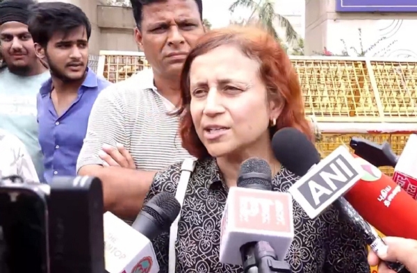 ‘সোনমকে না জানিয়ে হাসপাতালে আনা হয়েছে, হাইকোর্ট ভর্তির নির্দেশ দেয়নি; অনশন চলবে, নির্ধারিত দিনেই পদযাত্রা’: গীতাঞ্জলি আংমো ‘সোনমকে না জানিয়ে হাসপাতালে আনা হয়েছে, হাইকোর্ট ভর্তির নির্দেশ দেয়নি; অনশন চলবে, নির্ধারিত দিনেই পদযাত্রা’: গীতাঞ্জলি আংমো