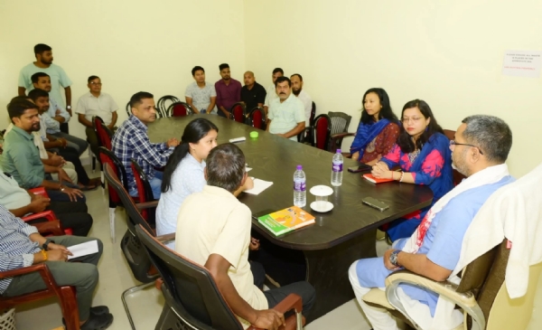 মন্ত্রী কৃষ্ণেন্দু পালের পৌরোহিত্যে অনুষ্ঠিত বৈঠক মন্ত্রী কৃষ্ণেন্দু পালের পৌরোহিত্যে অনুষ্ঠিত বৈঠক