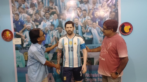 মোমের মূর্তি শ্রদ্ধা মোমের মূর্তি শ্রদ্ধা