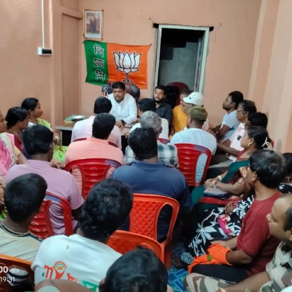খানাকুল বিজেপির বৈঠক খানাকুল বিজেপির বৈঠক