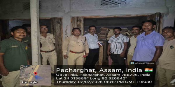 শ্রীভূমির বৈঠাখালবস্তির দোকানঘর থেকে বাজেয়াপ্ত অবৈধভাবে মজুত চেরাই কাঠ