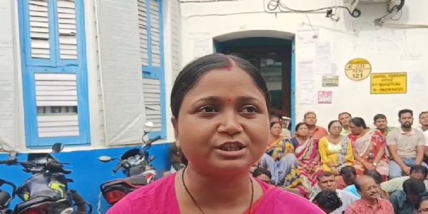 অন্নপূর্ণা যোজনার টাকা না মেলায় ঘাটাল পৌরসভায় বিক্ষোভ, কর্মবিরতিতে পৌরকর্মীরা