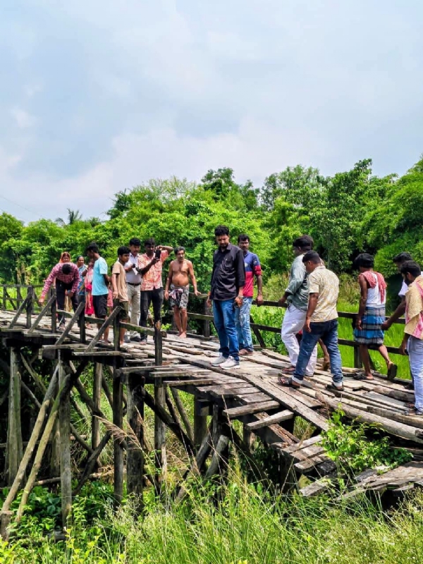 ভাঙা ফেতু পরিদর্শনে  আরামবাগ বিধায়ক হেমন্ত বাগ