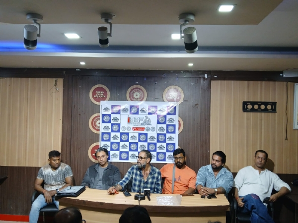 কলকাতা প্রেস ক্লাবে এক সাংবাদিক সম্মেলনে কলকাতা প্রেস ক্লাবে এক সাংবাদিক সম্মেলনে