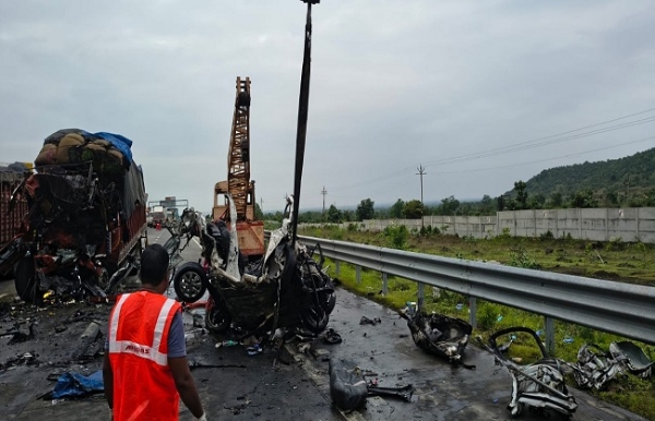 মহারাষ্ট্রের ওয়ার্ধায় ভয়াবহ দুর্ঘটনা; মৃত ৫, প্রাণে বাঁচলেন একজন